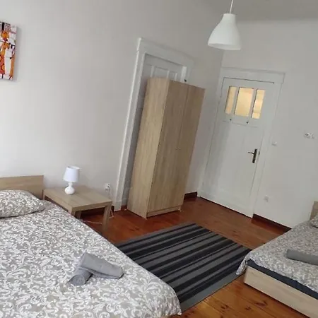 Lilia House 酒店 *